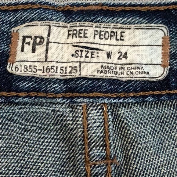 Free People Distressed Jean Shorts Size 24 - Picture 3 of 6